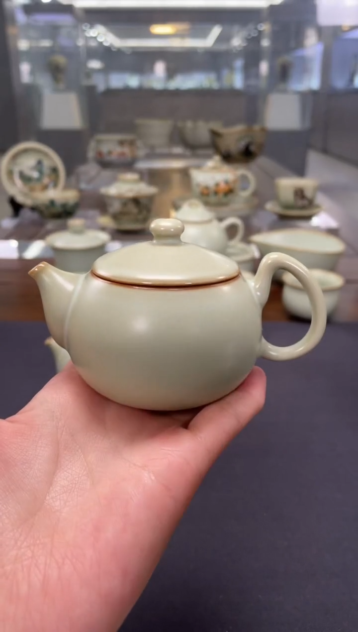 【闪购商品】澹然壶（周泽堂粉青汝瓷）