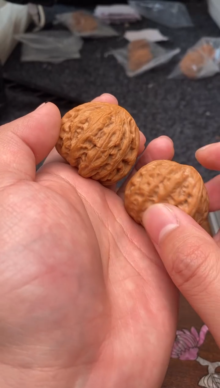 【闪购商品】文玩核桃吊坠G189号39尺铁锤