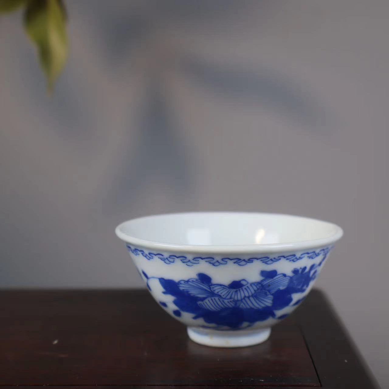 9:民国青花折枝花卉杯