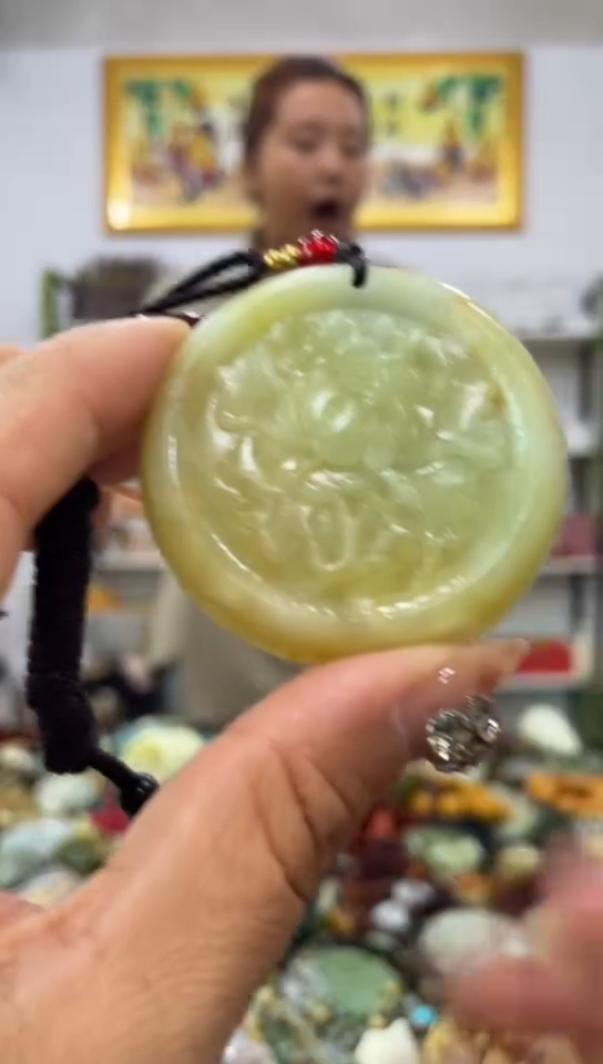 未镶嵌岫玉吊坠   