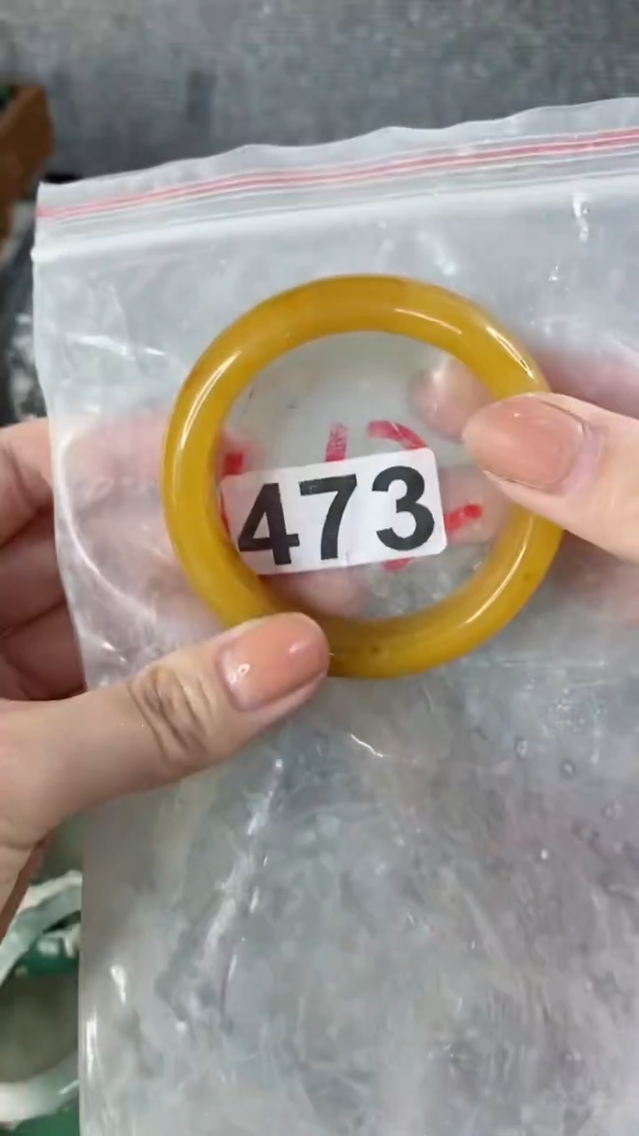 【闪购商品】石英质玉手镯未镶嵌473+00