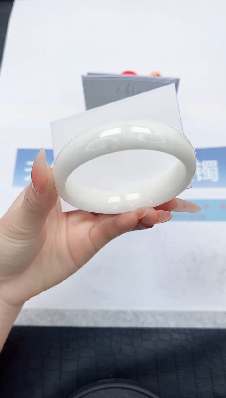 【闪购商品】和田玉手镯未镶嵌G192-58.1