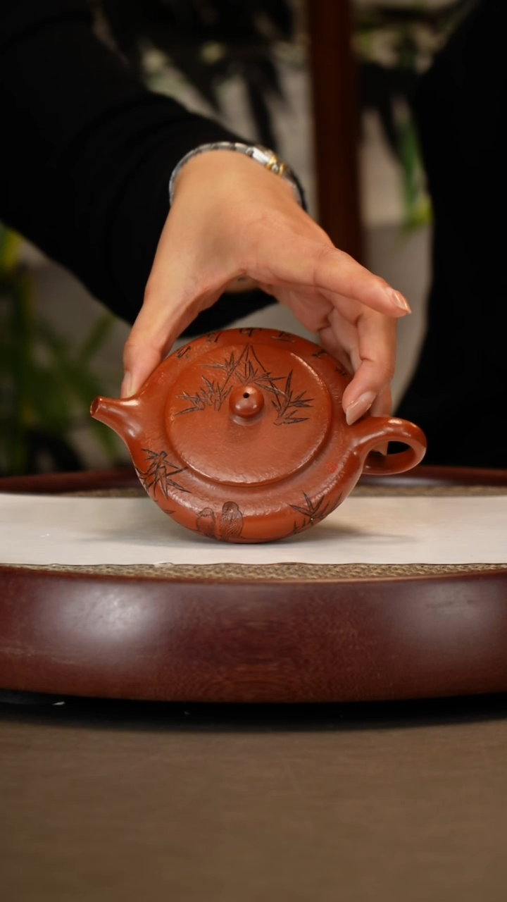 【闪购商品】紫砂茶壶【王芳】寅春朱泥扁晨  150CC