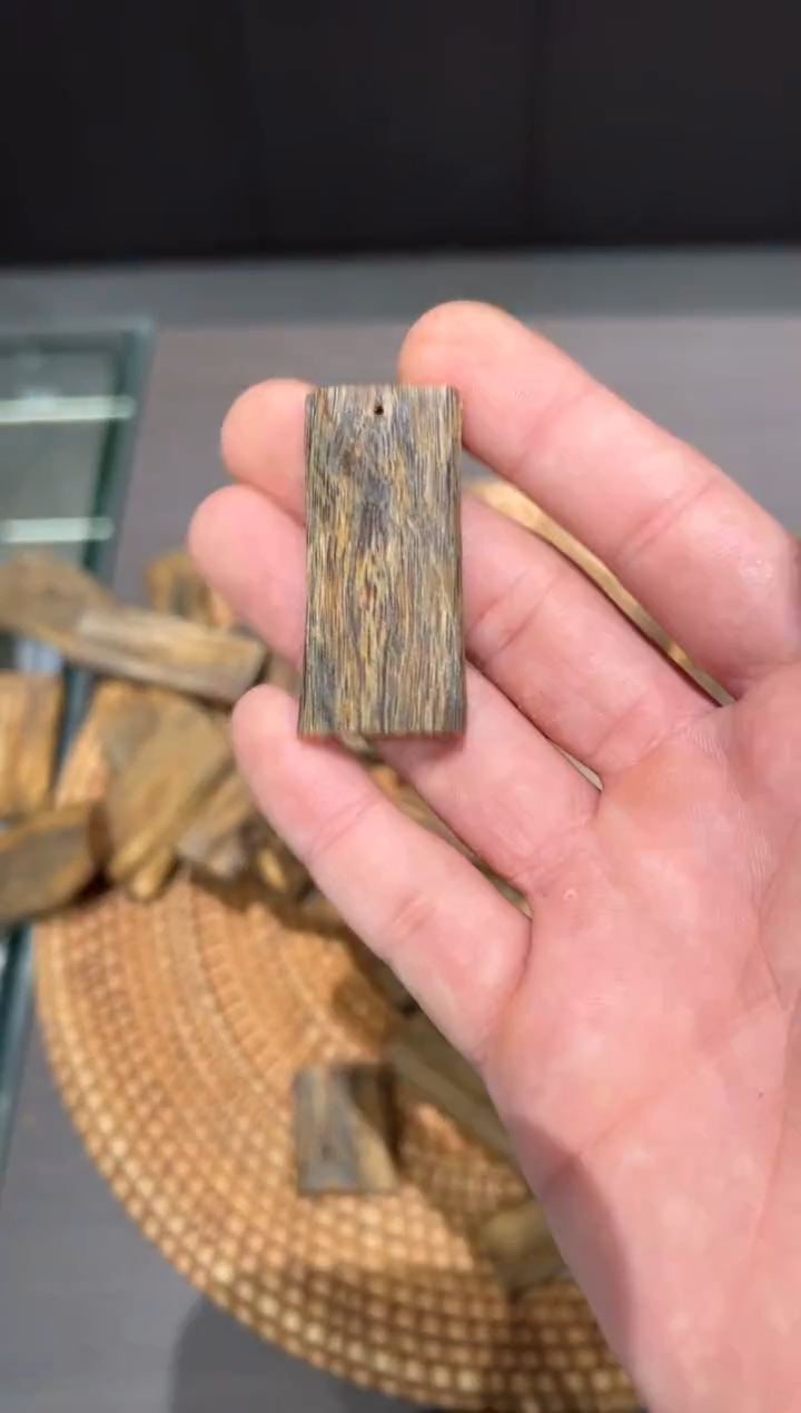 沉香沉香碎屑1个