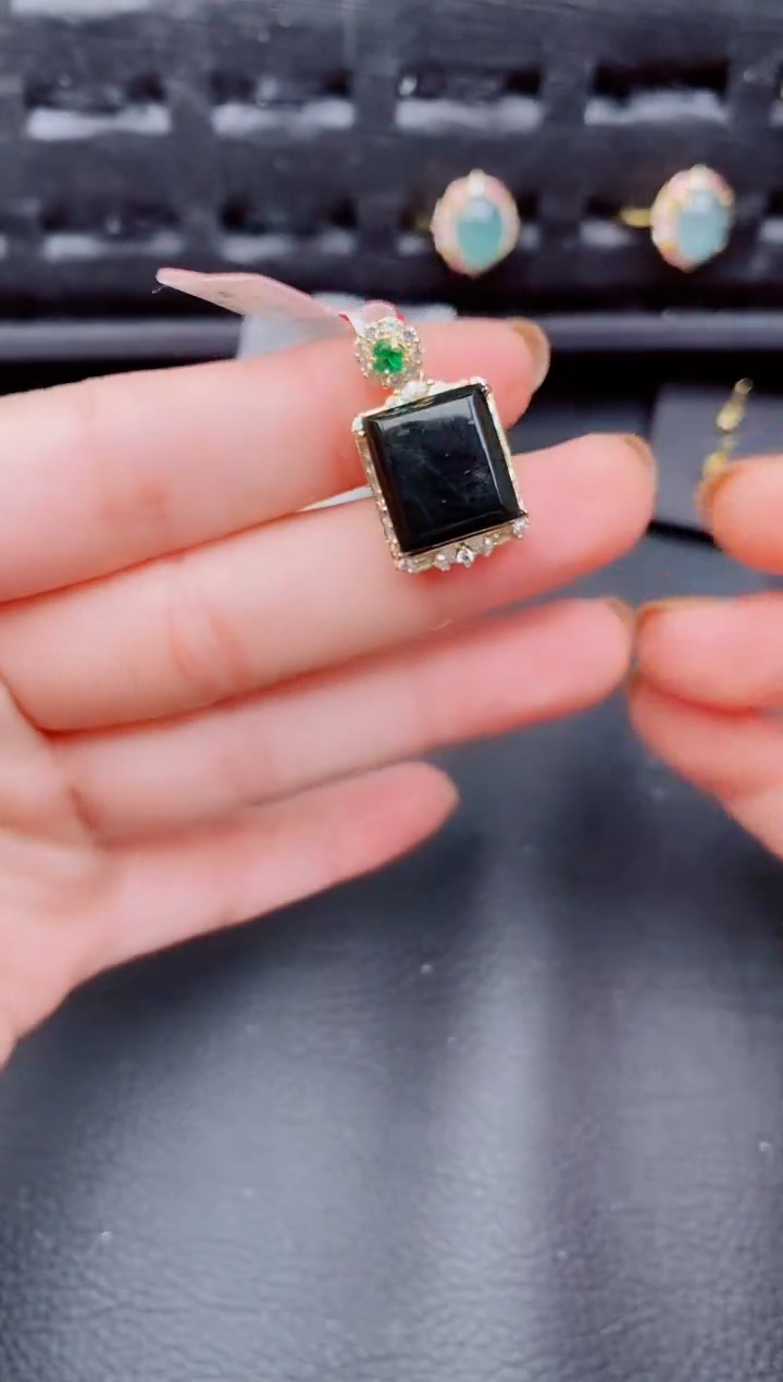 【闪购商品】翡翠颈饰银S925镶嵌天然a货翡翠1033