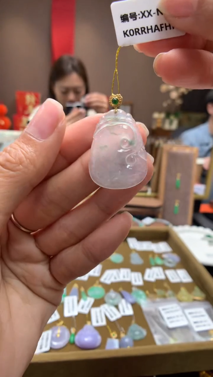 【闪购商品】翡翠颈饰18K金镶嵌如意