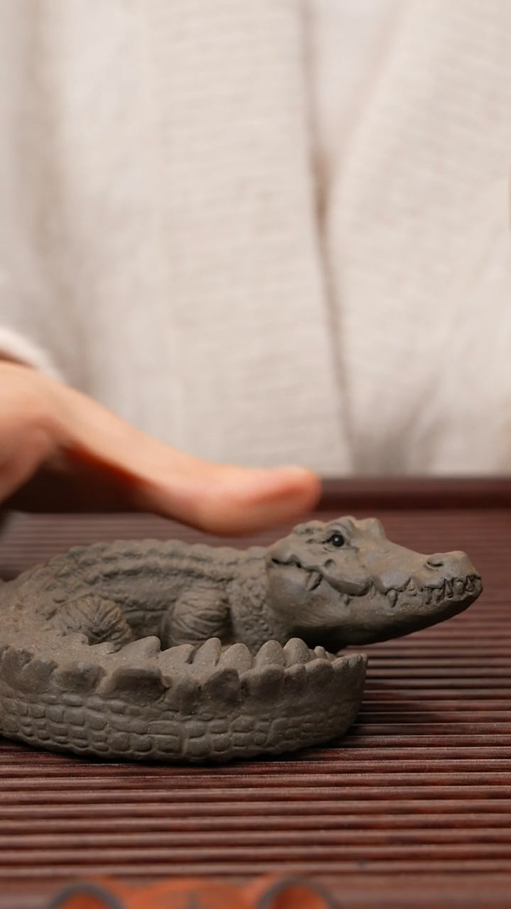 【闪购商品】紫砂茶宠鳄鱼茶漏架
