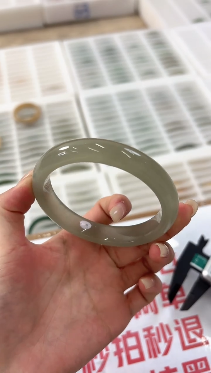 未镶嵌手镯石英质玉19-62D