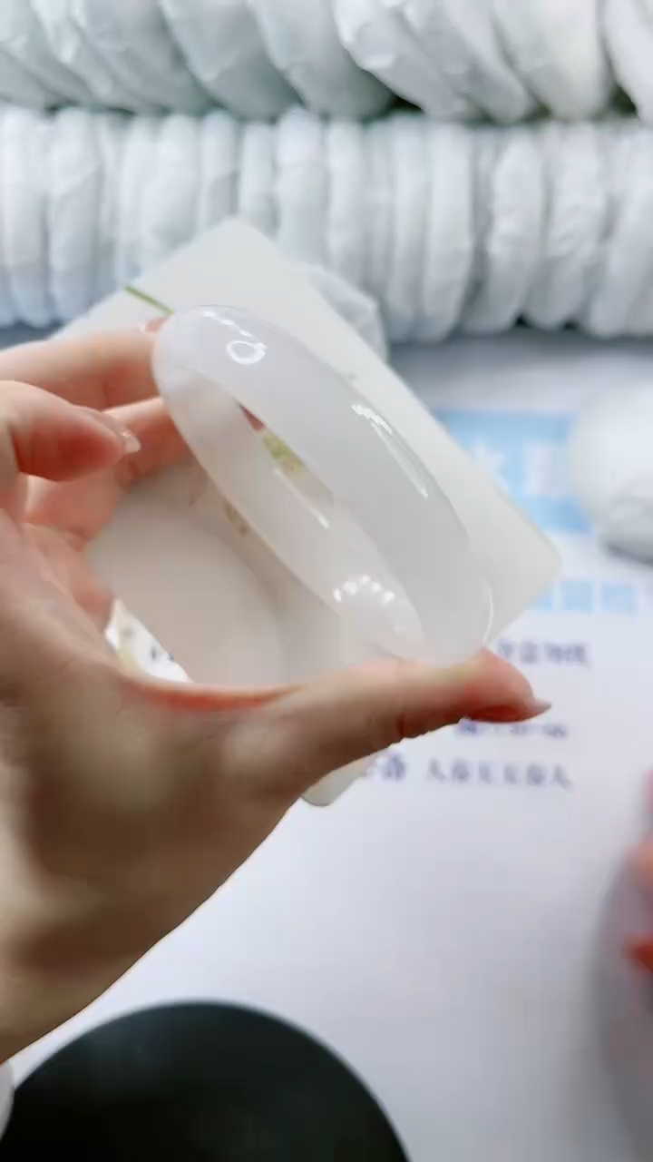 【闪购商品】石英质玉手镯未镶嵌多样性发货V178-63