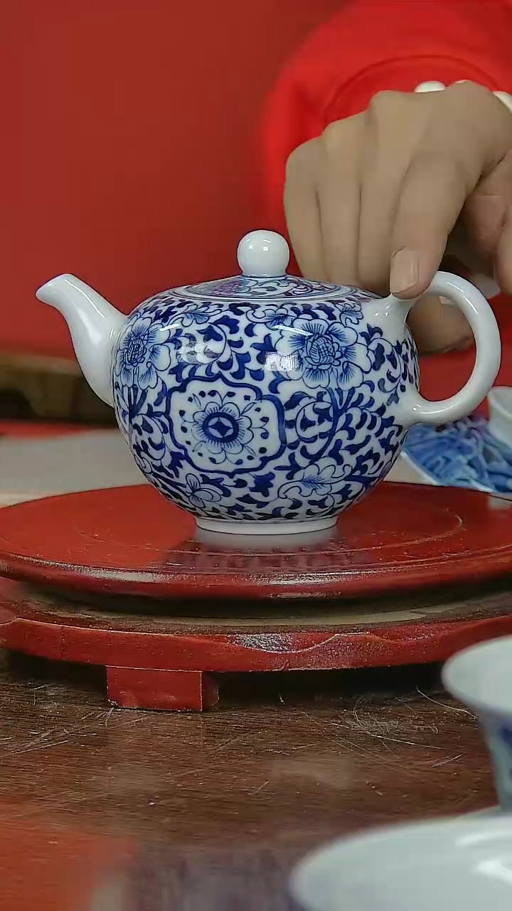 【闪购商品】074国营好瓷青花缠枝花卉茶壶