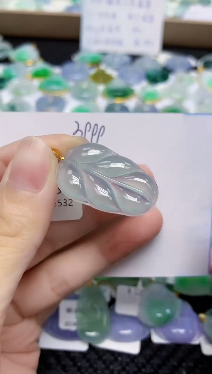 翡翠18K金镶嵌颈饰天然缅甸翡翠A货