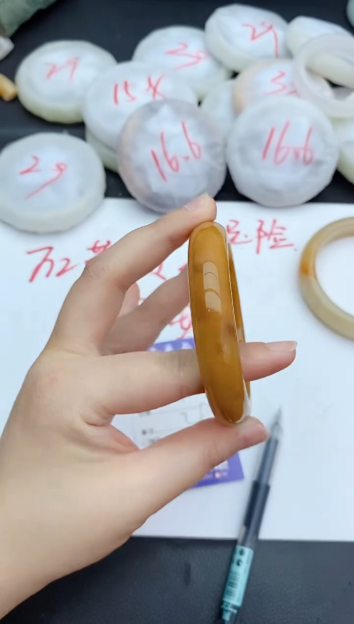 石英质玉手镯未镶嵌120+58.6