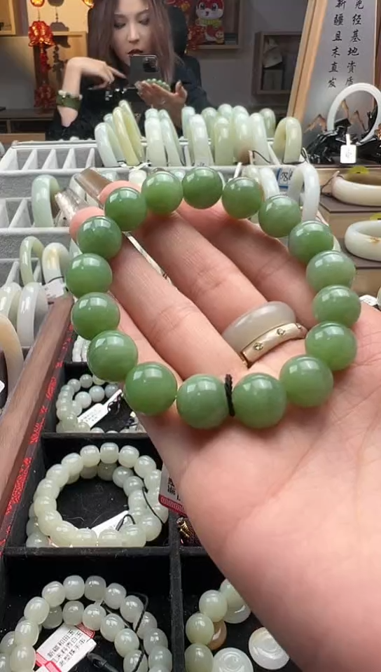 【闪购商品】和田玉手串未镶嵌且末料黑羊洞碧玉手串卡12