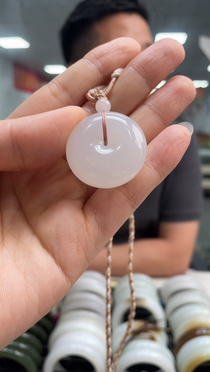 和田玉未镶嵌颈饰于阗老坑平安扣高品吊坠随机发一件