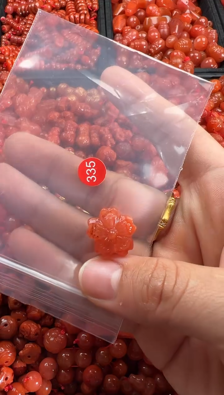 【闪购商品】南红玛瑙颈饰未镶嵌1