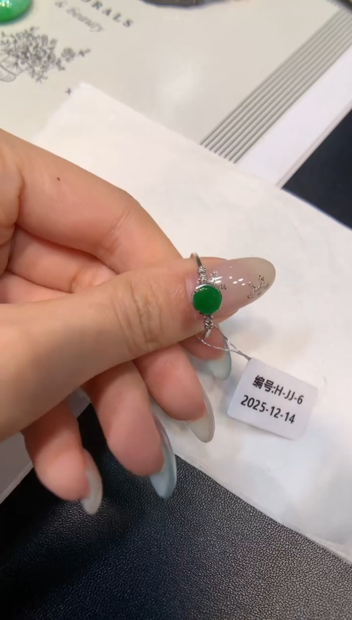 18K金镶嵌戒指翡翠戒指14圈上下两个圈口免费改