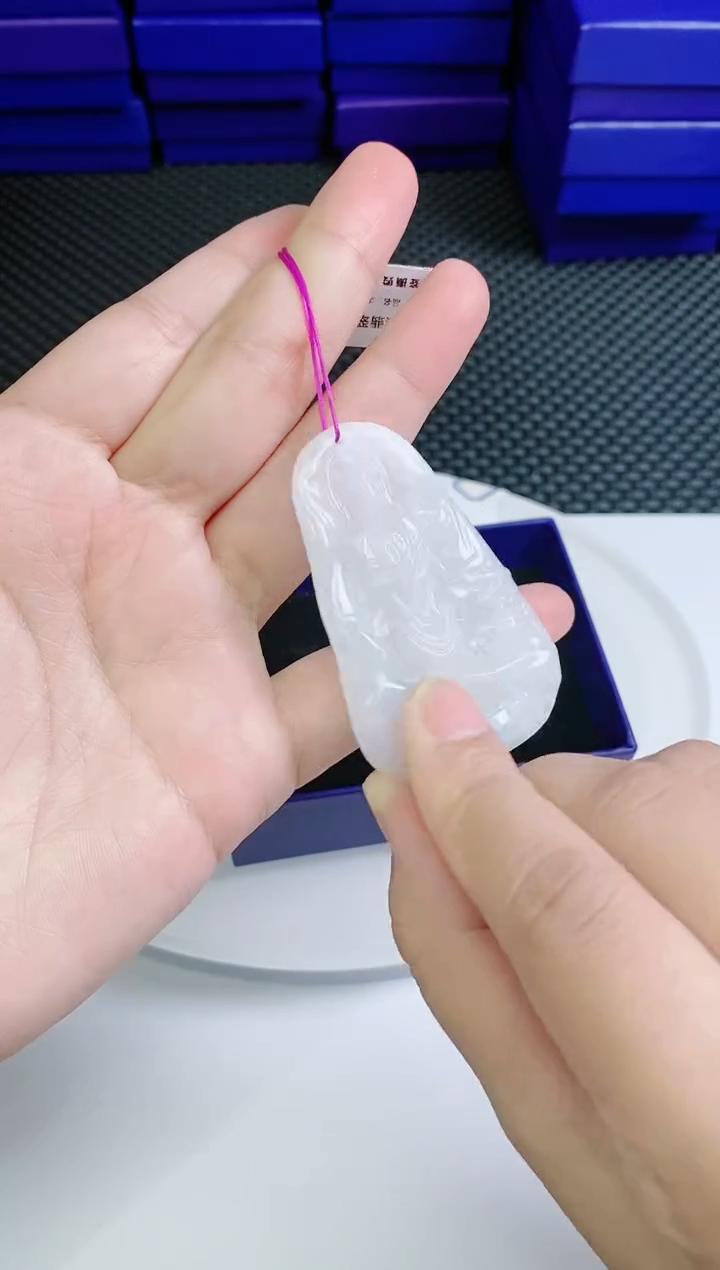 翡翠未镶嵌颈饰