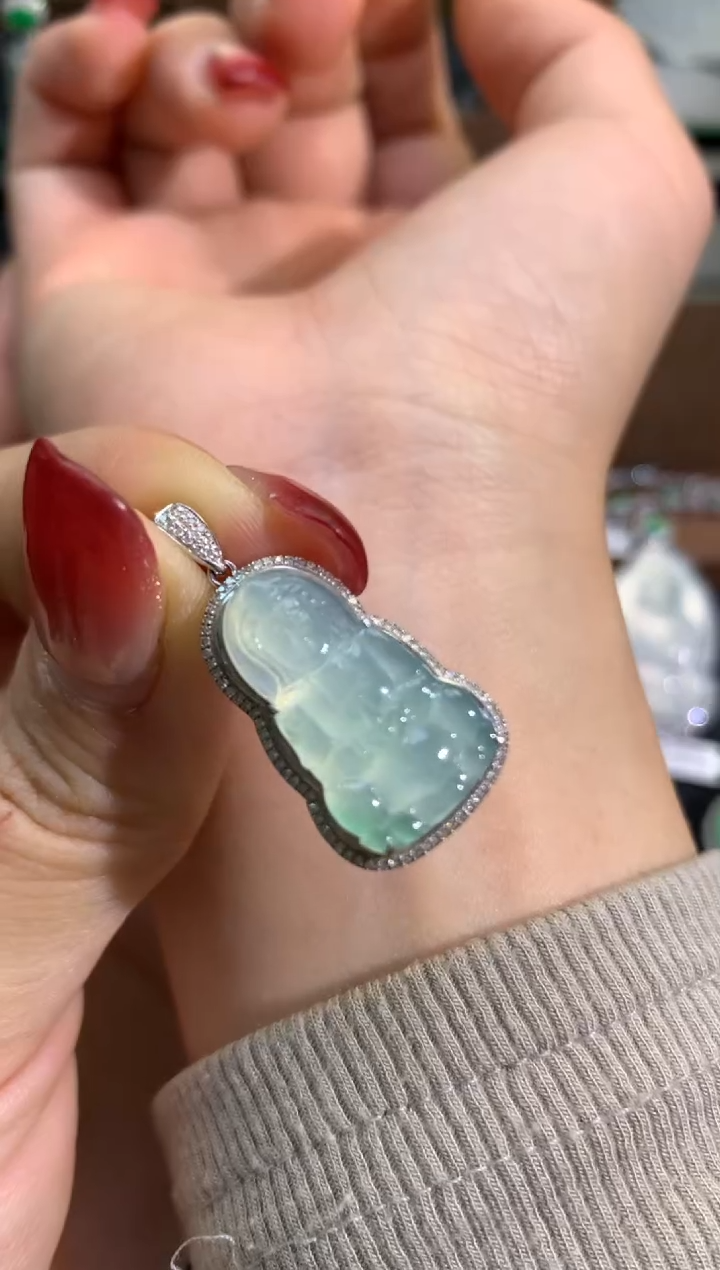 【闪购商品】翡翠吊坠(不含链)18K金镶嵌吊坠