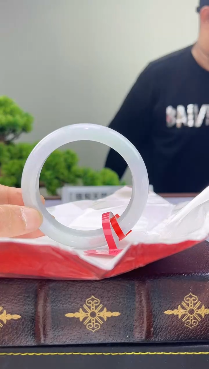 【闪购商品】翡翠手镯未镶嵌手镯11