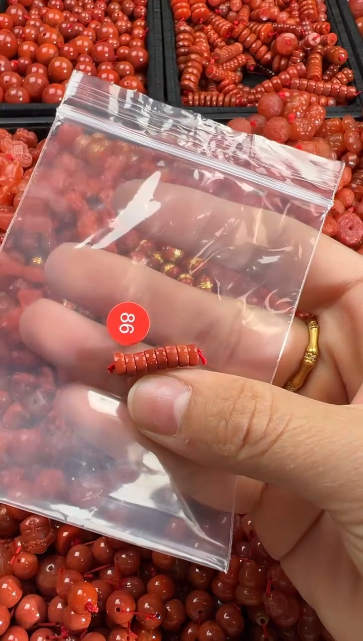 【闪购商品】南红玛瑙颈饰未镶嵌1