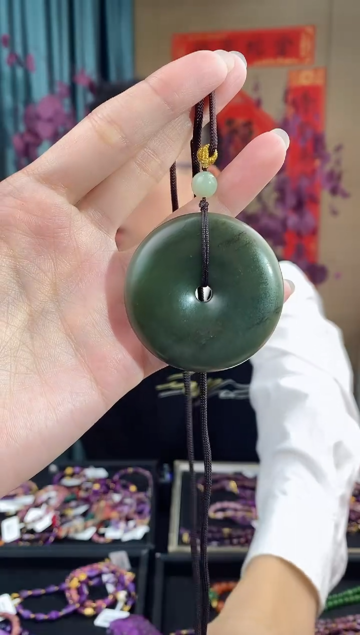 【闪购商品】和田玉吊坠(赠链)未镶嵌87