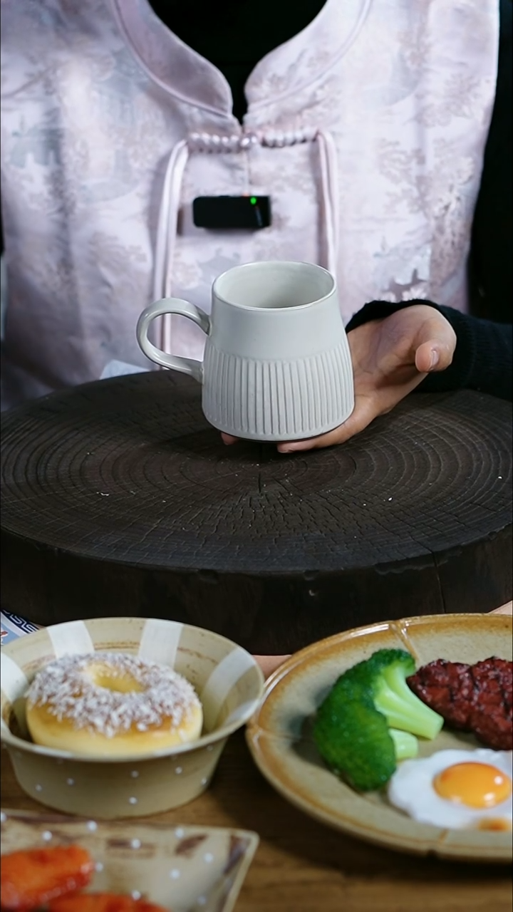 陶瓷景德镇高温釉下彩创意瓷米色