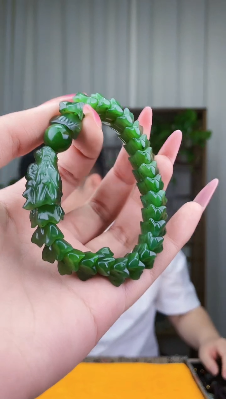 和田玉未镶嵌挂件拍一发一，多样性发货！