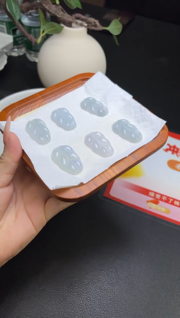 【闪购商品】翡翠挂件未镶嵌多样性发一件叶子