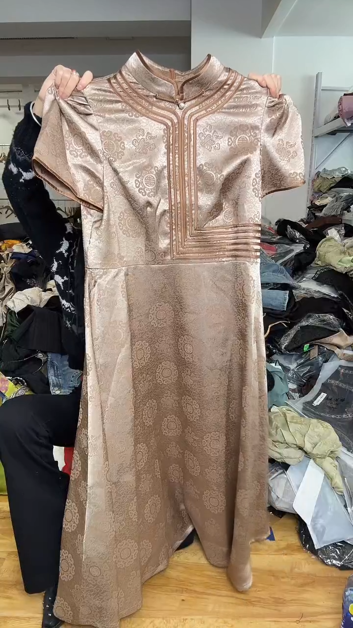 连衣裙       2XL码    125-135斤