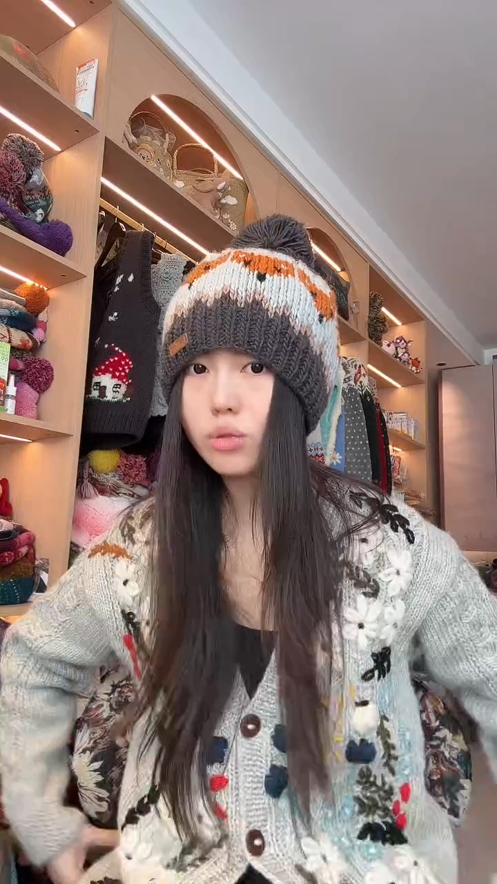 羊毛灰蓝狐狸帽 