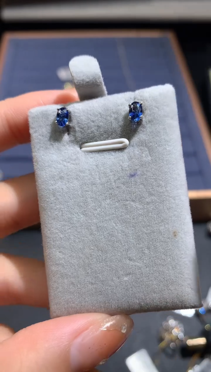 耳饰蓝宝石18K金镶嵌耳饰A108|1500