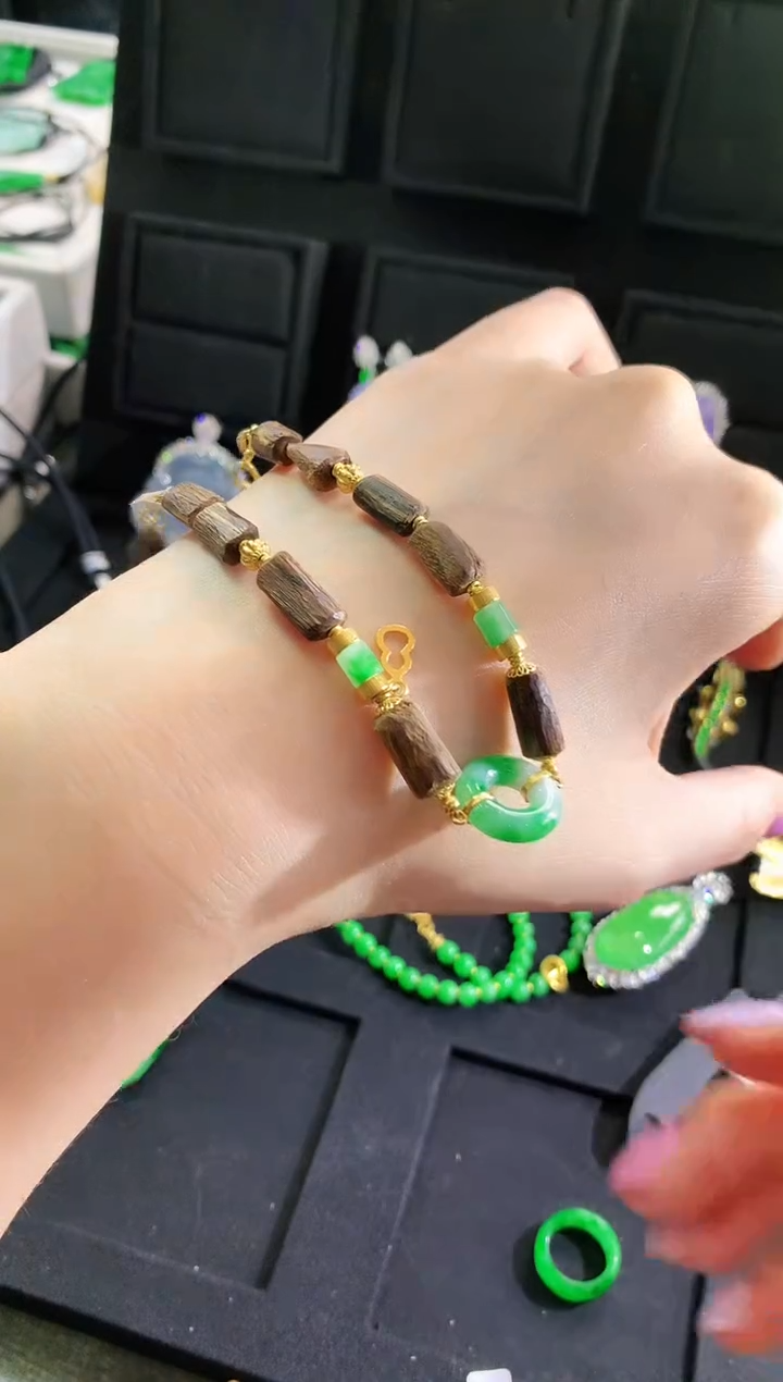 【闪购商品】翡翠手链18K金镶嵌手链