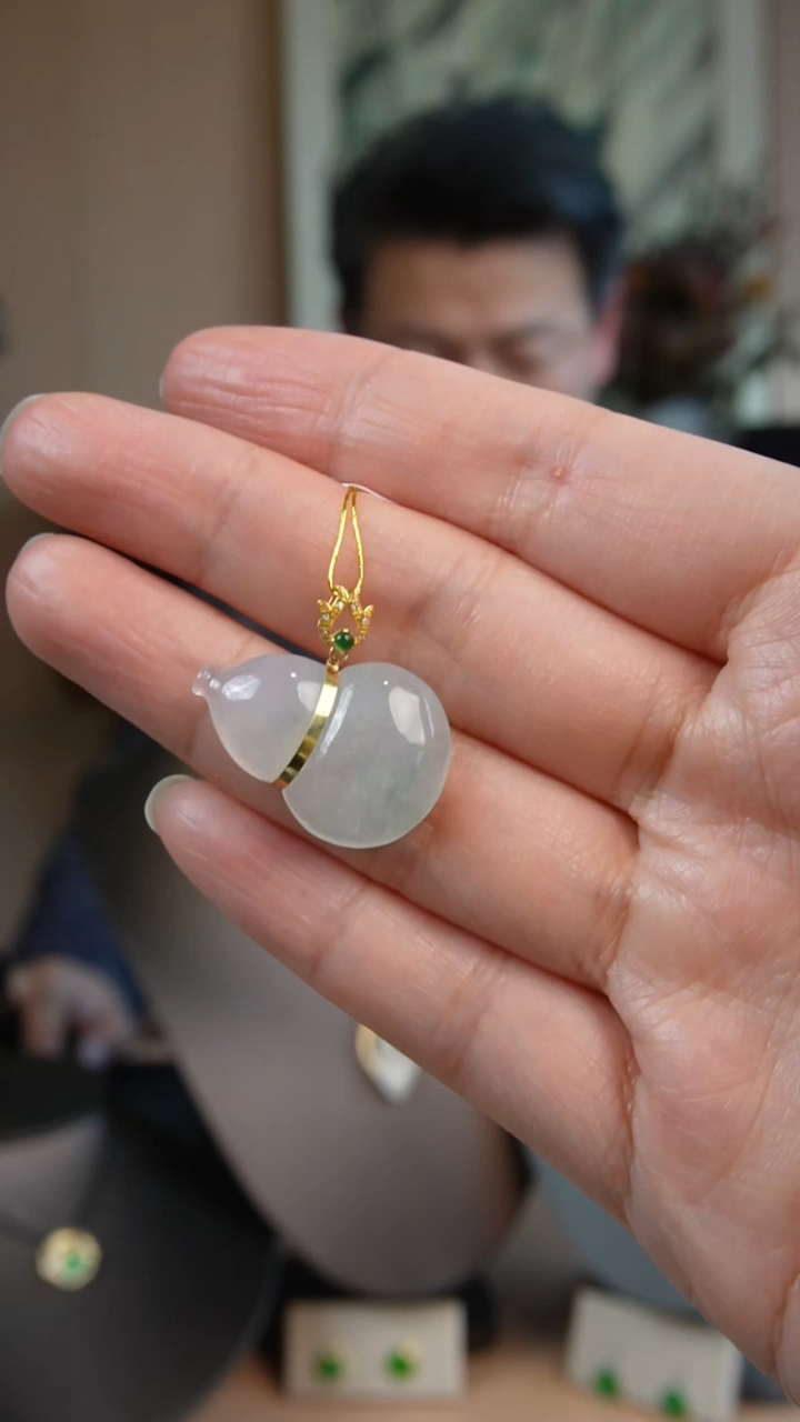 【闪购商品】翡翠颈饰18K金镶嵌天然缅甸翡翠吊坠