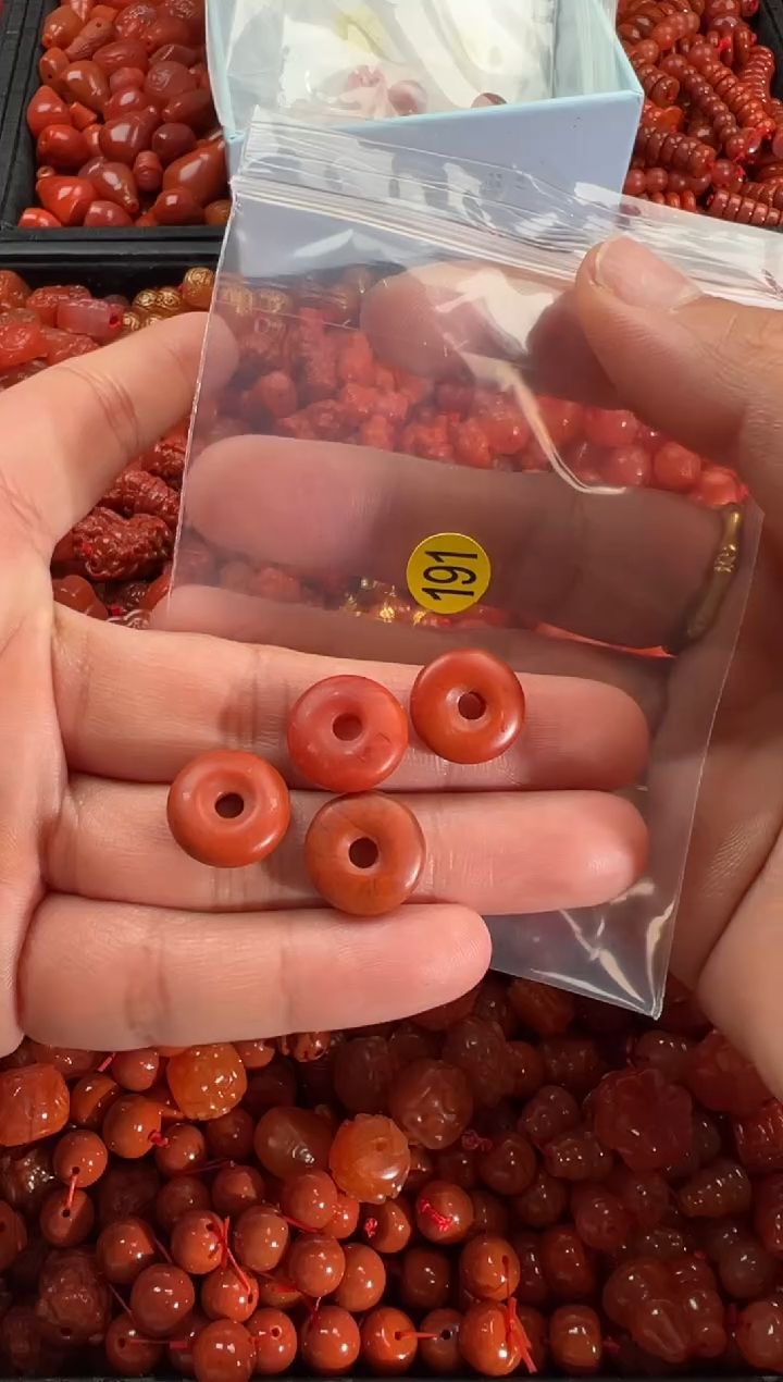 【闪购商品】南红玛瑙颈饰未镶嵌1