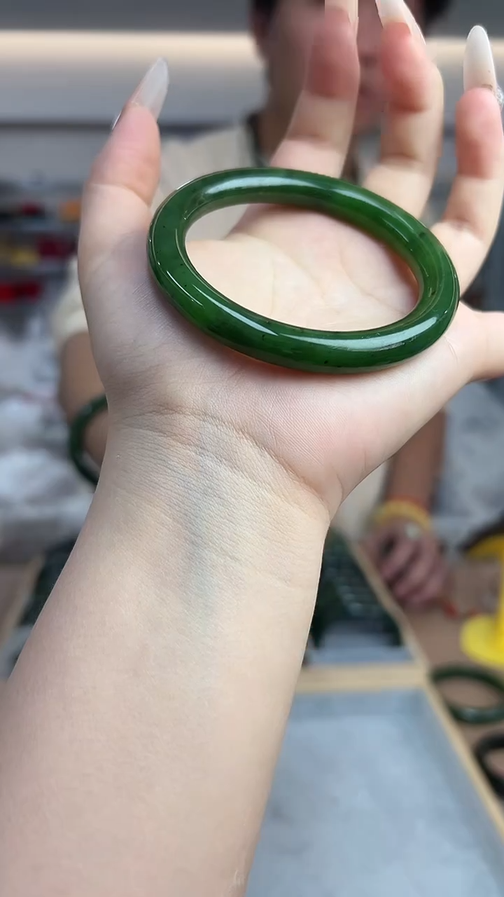 【闪购商品】和田玉手镯未镶嵌圈口55