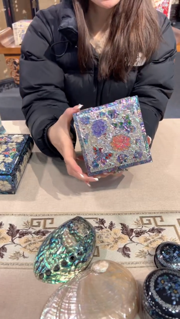 【闪购商品】蓝边红底·弘贝雅螺钿漆器文化馆