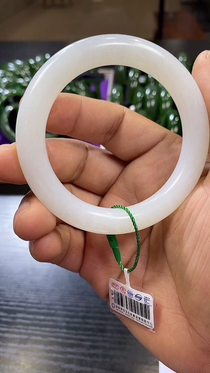 【闪购商品】和田玉白玉手镯58未镶嵌一个