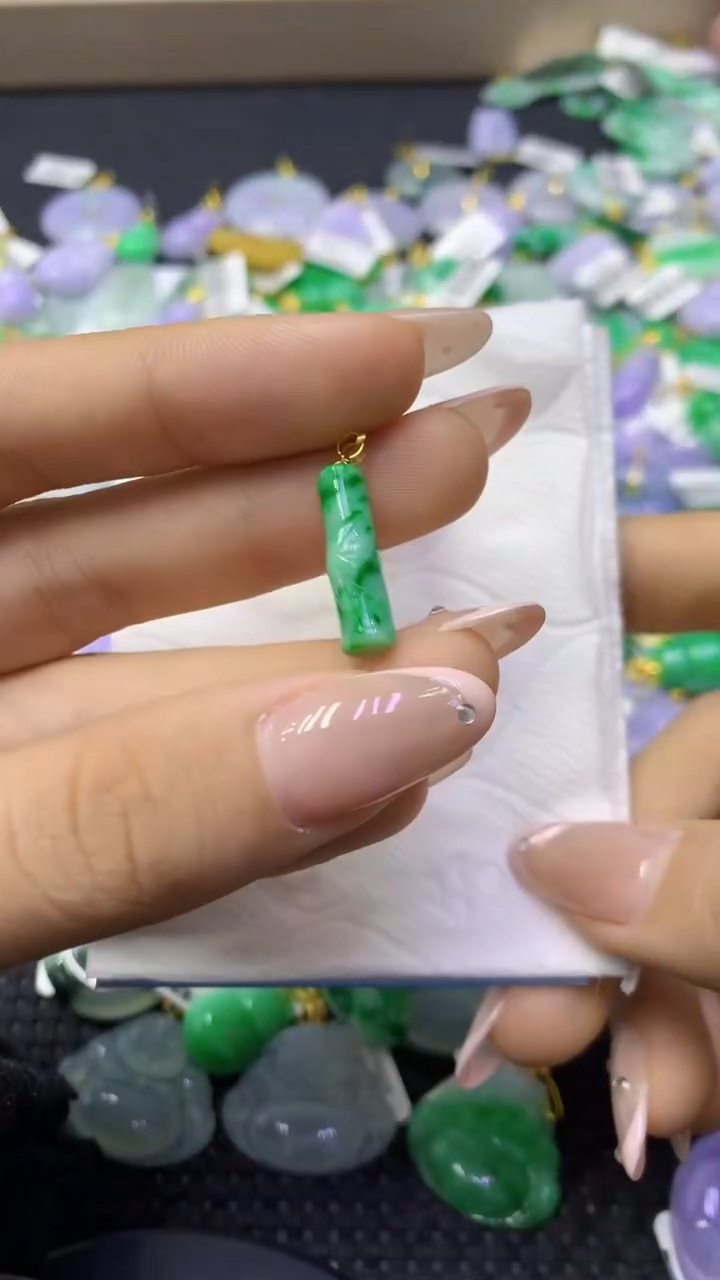 颈饰未镶嵌翡翠天然缅甸翡翠A货