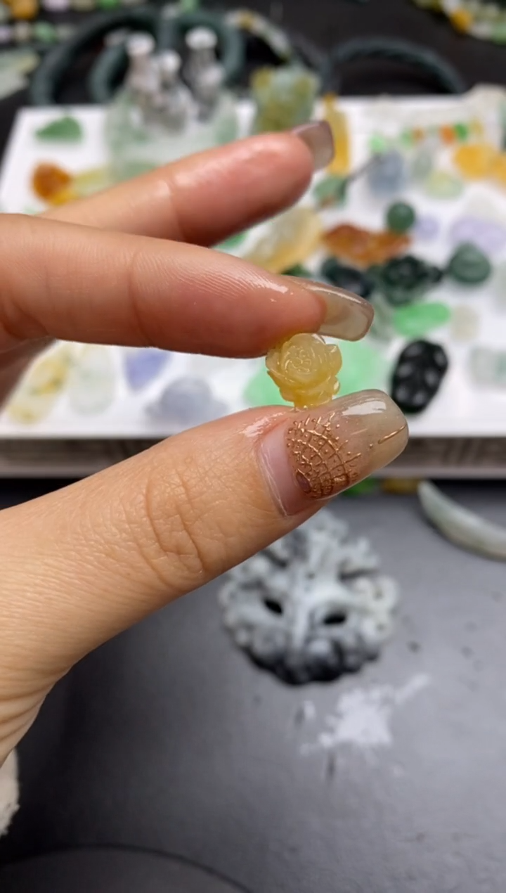 【闪购商品】定制翡翠未镶嵌翡翠毛货~