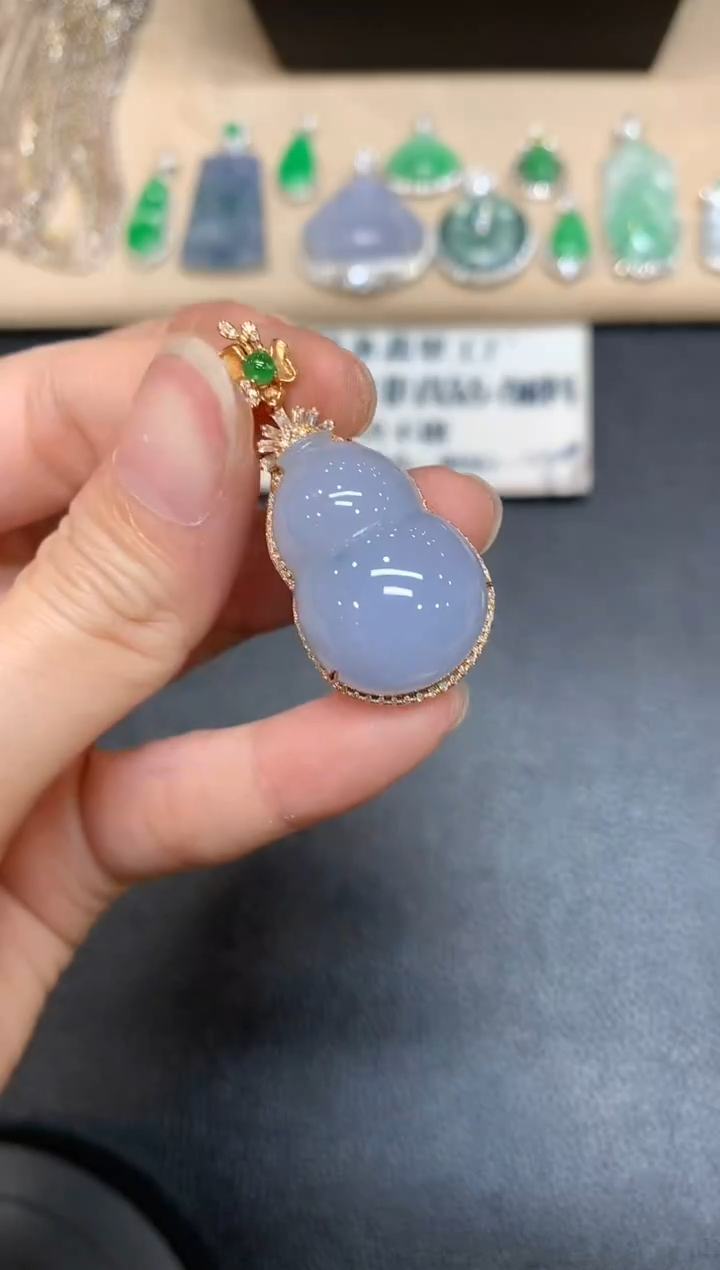 【闪购商品】翡翠颈饰18K金镶嵌葫芦【无服务费