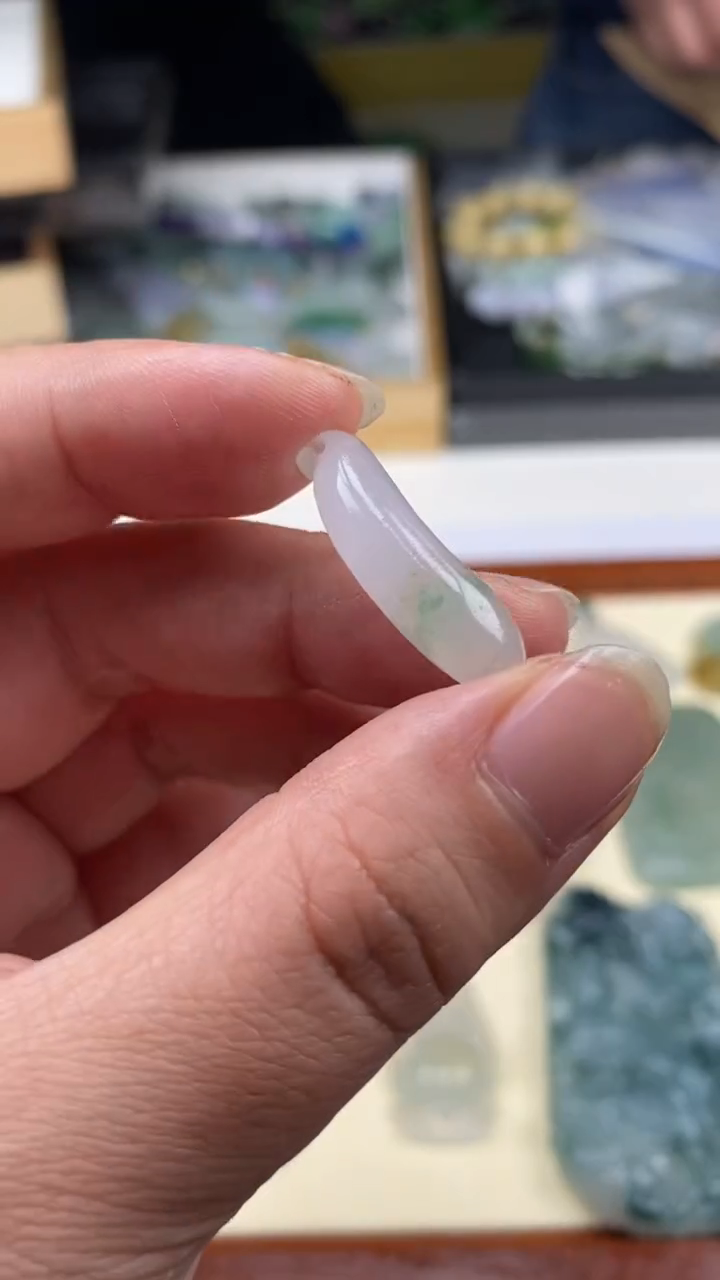 【闪购商品】翡翠挂件未镶嵌瓜