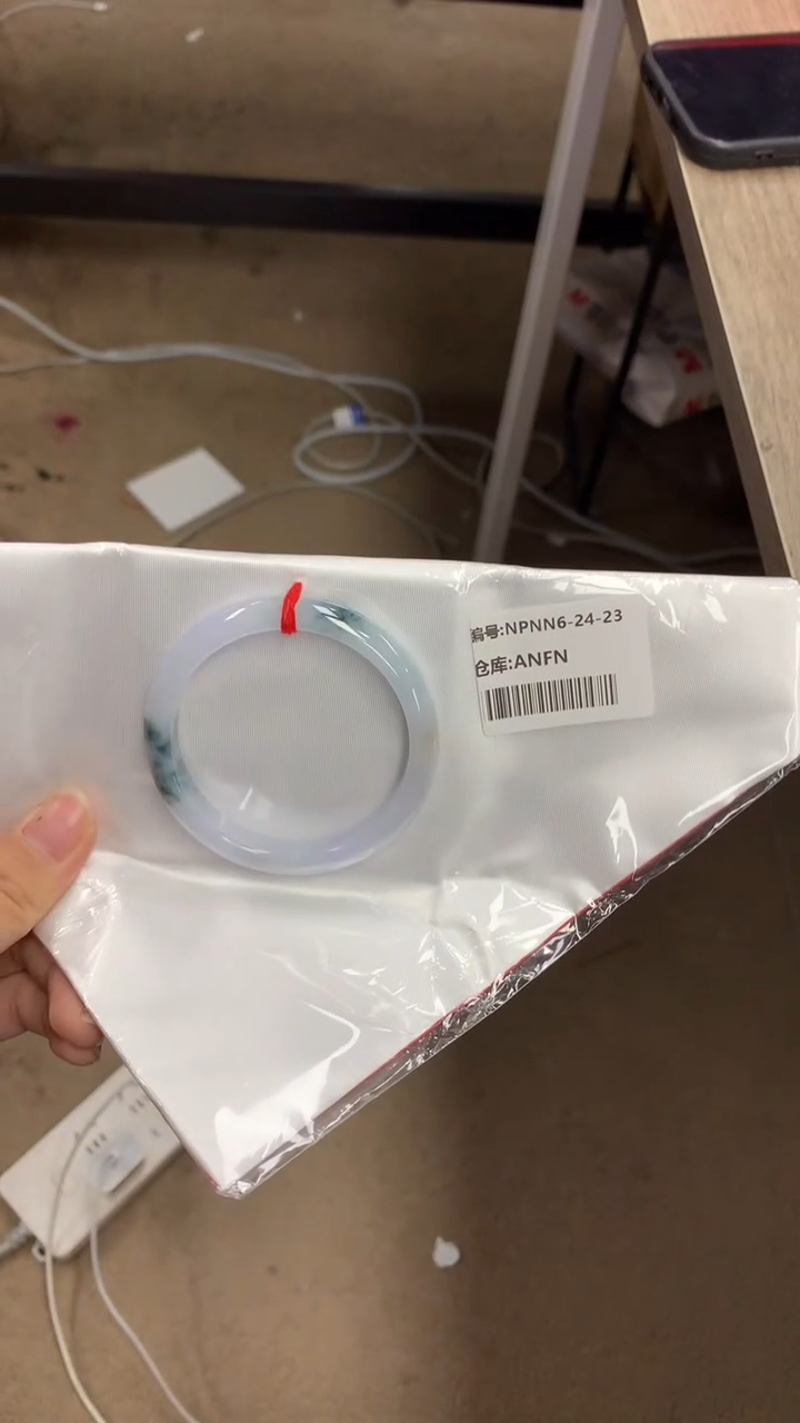 【闪购商品】翡翠手镯未镶嵌翡翠手镯