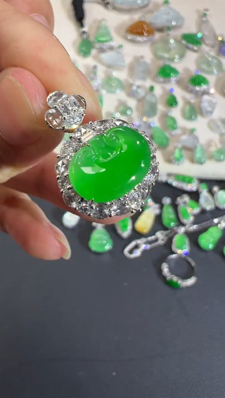 吊坠(不含链)18K金镶嵌翡翠时**水B346|59800