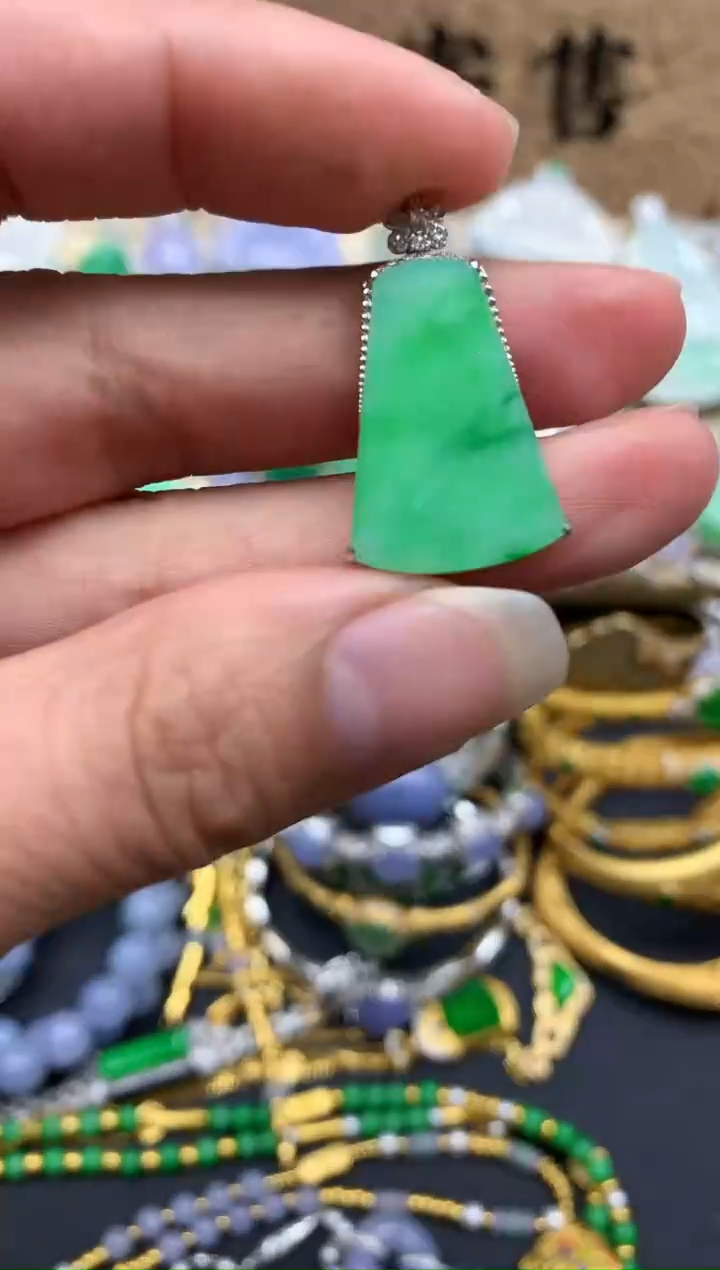 【闪购商品】翡翠颈饰18K金镶嵌528-中国好珍宝