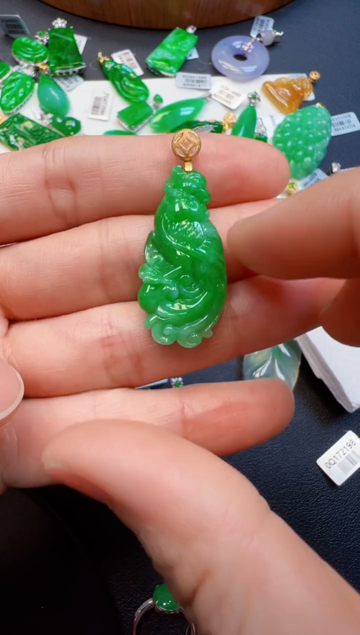 【闪购商品】翡翠吊坠(不含链)18K金镶嵌1580