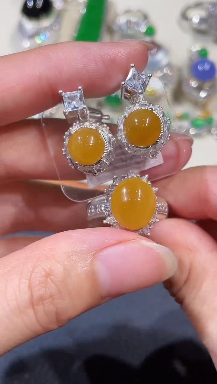 翡翠戒指未镶嵌套装