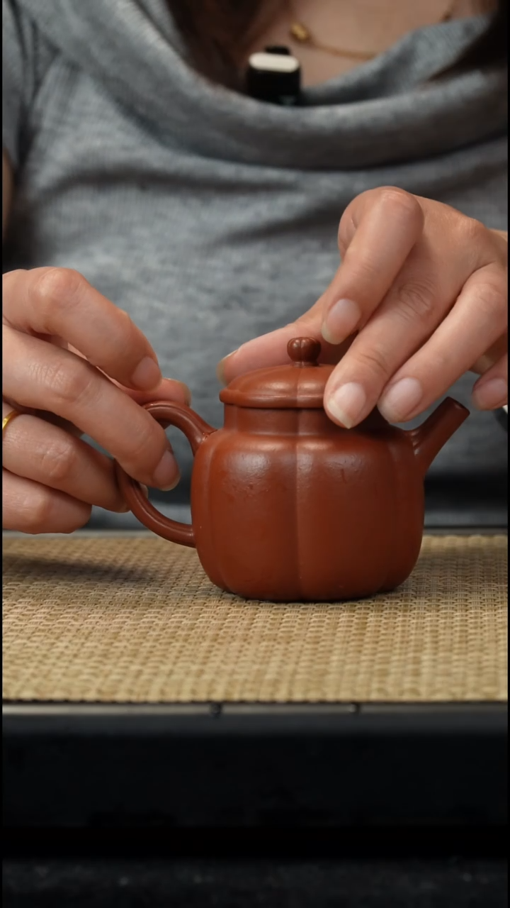 茶壶紫砂生砂繁花150c划痕