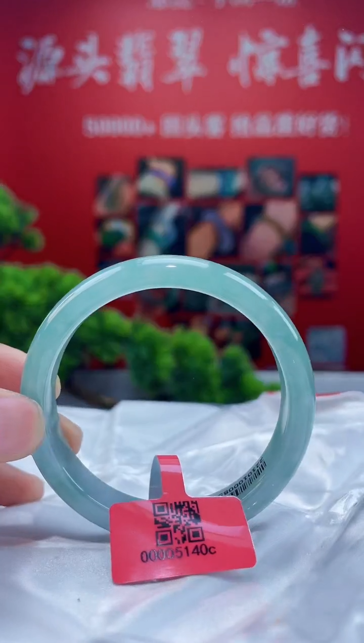 翡翠手镯未镶嵌手镯4
