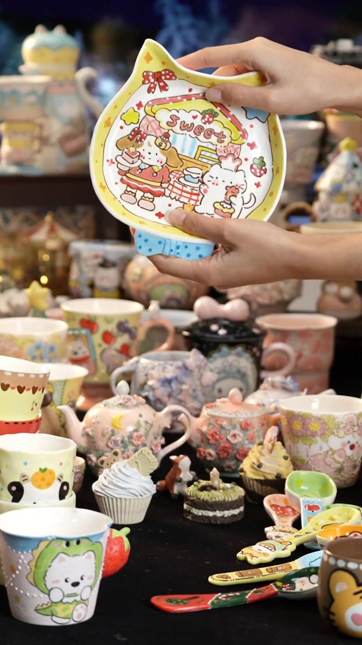 摆件陶景德镇釉下彩手绘设计师款陶瓷