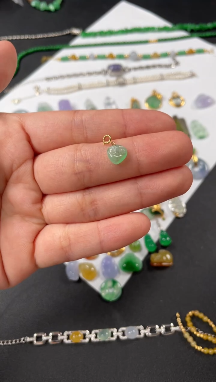 翡翠18K金镶嵌吊坠(不含链)一个    P332